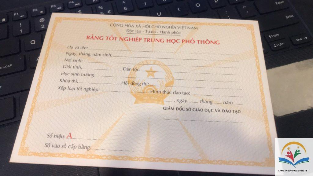 Làm bằng cấp 3